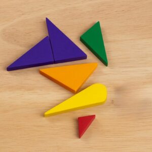 Formes colorées assemblées rappelant le symbole du logo