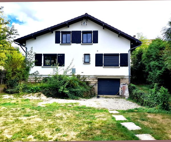 Photo de la maison avant les travaux de terrassement et gros œuvre à Villecresnes.