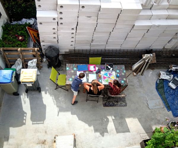 Pause des habitants sur le chantier de surélévation à Bois-Colombes