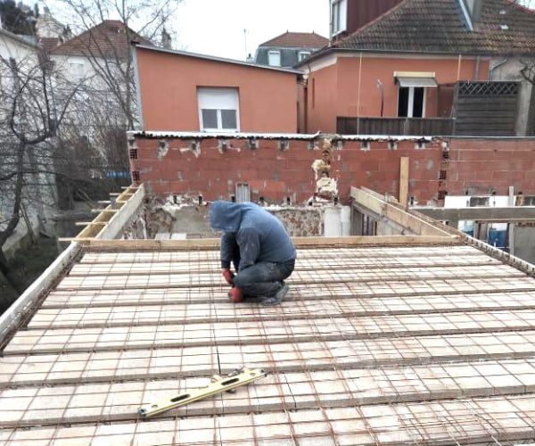 Plancher du premier étage en cours de construction à Créteil